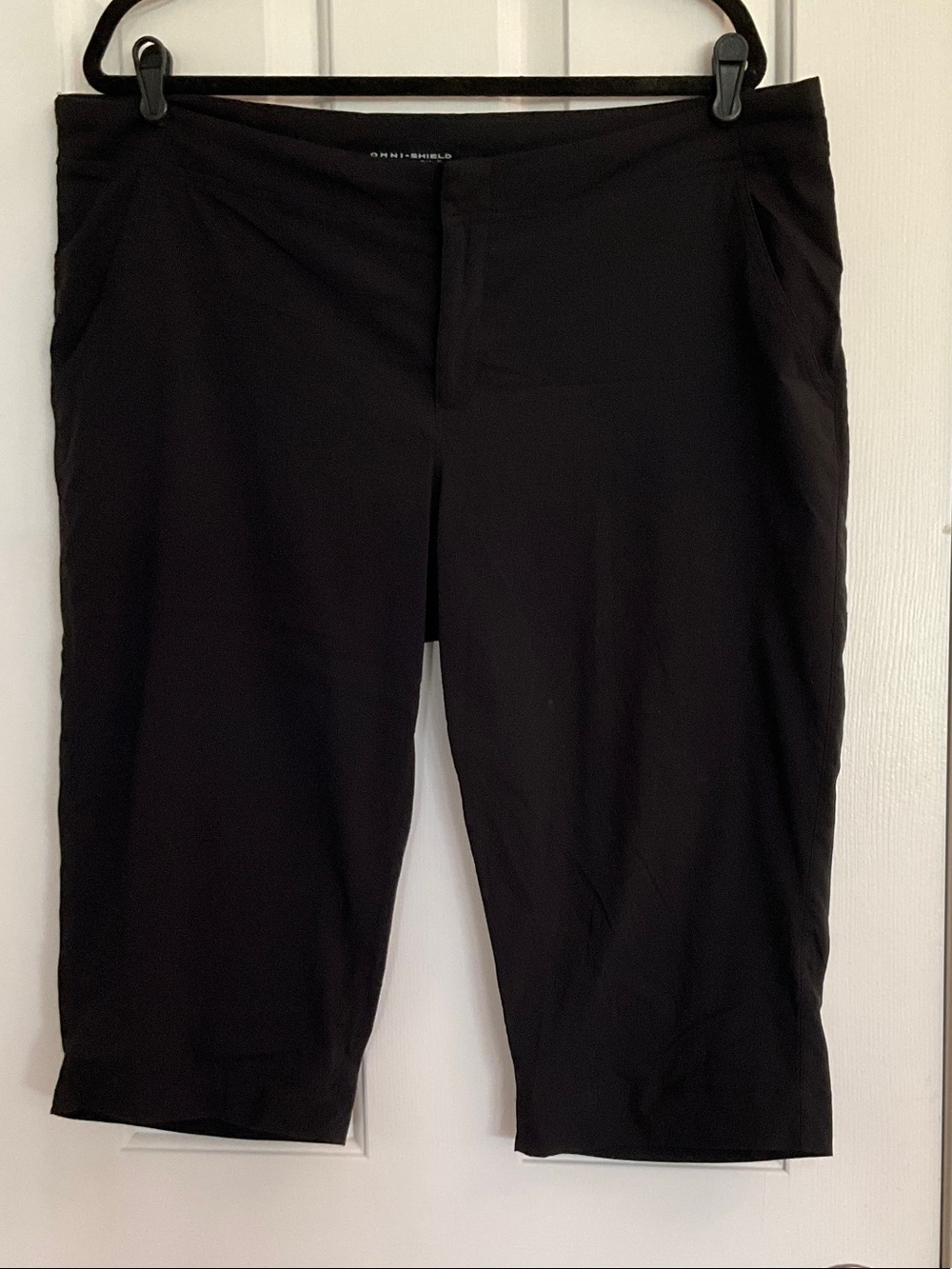 Columbia Women’s cropped stretch nylon Pants